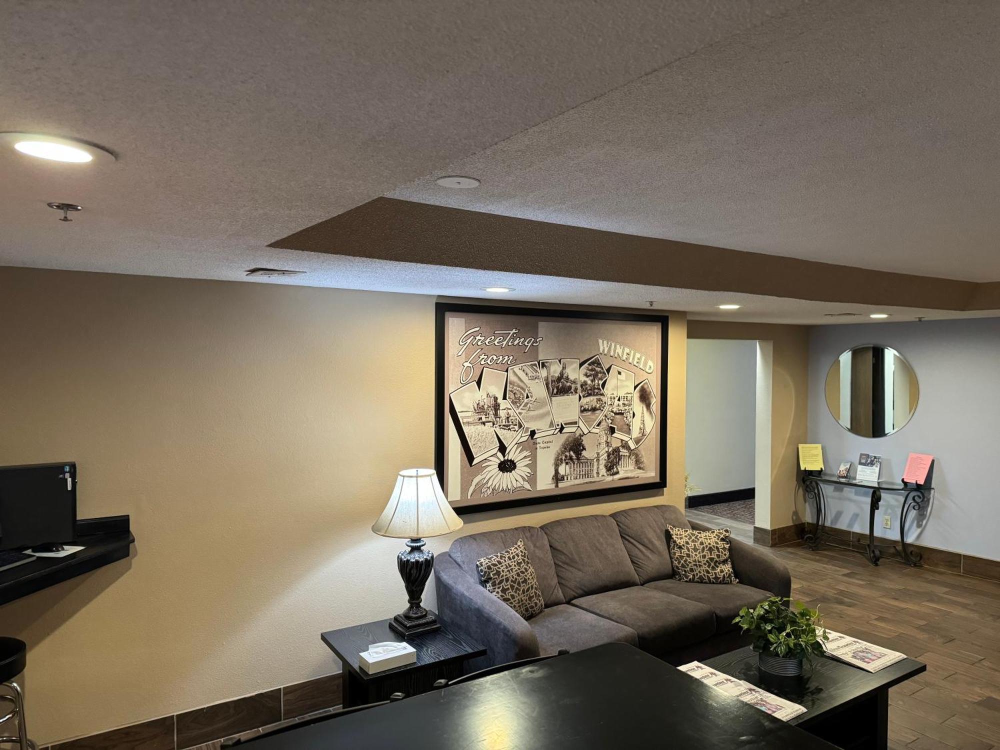 Super 8 By Wyndham Winfield-Quail Ridge Area Hotell Eksteriør bilde