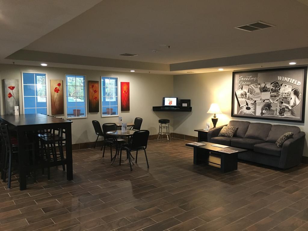 Super 8 By Wyndham Winfield-Quail Ridge Area Hotell Eksteriør bilde